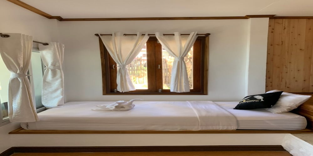 Beachfront Triple Room - Photo 3