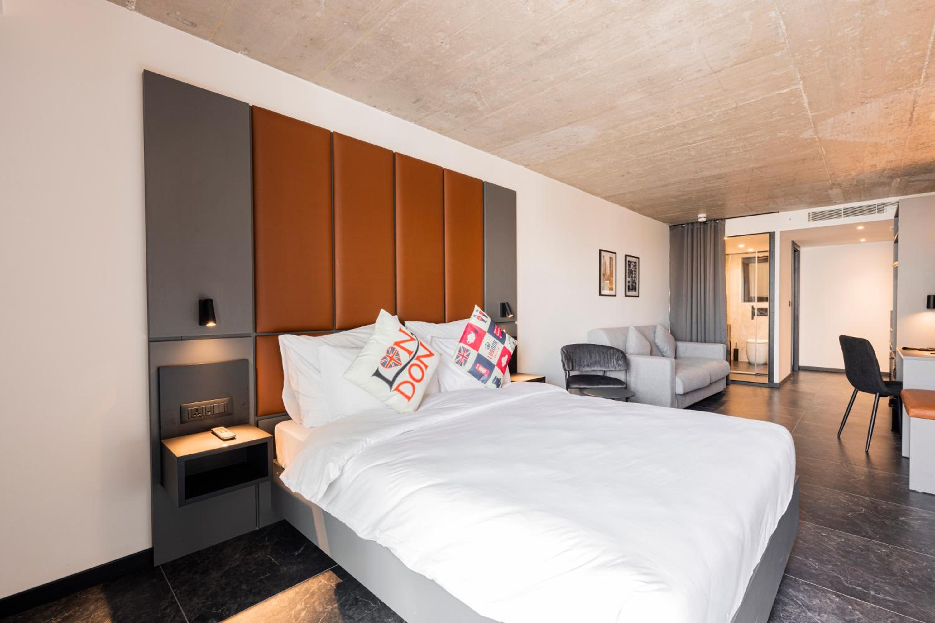 Executive Double or Twin Room with City View