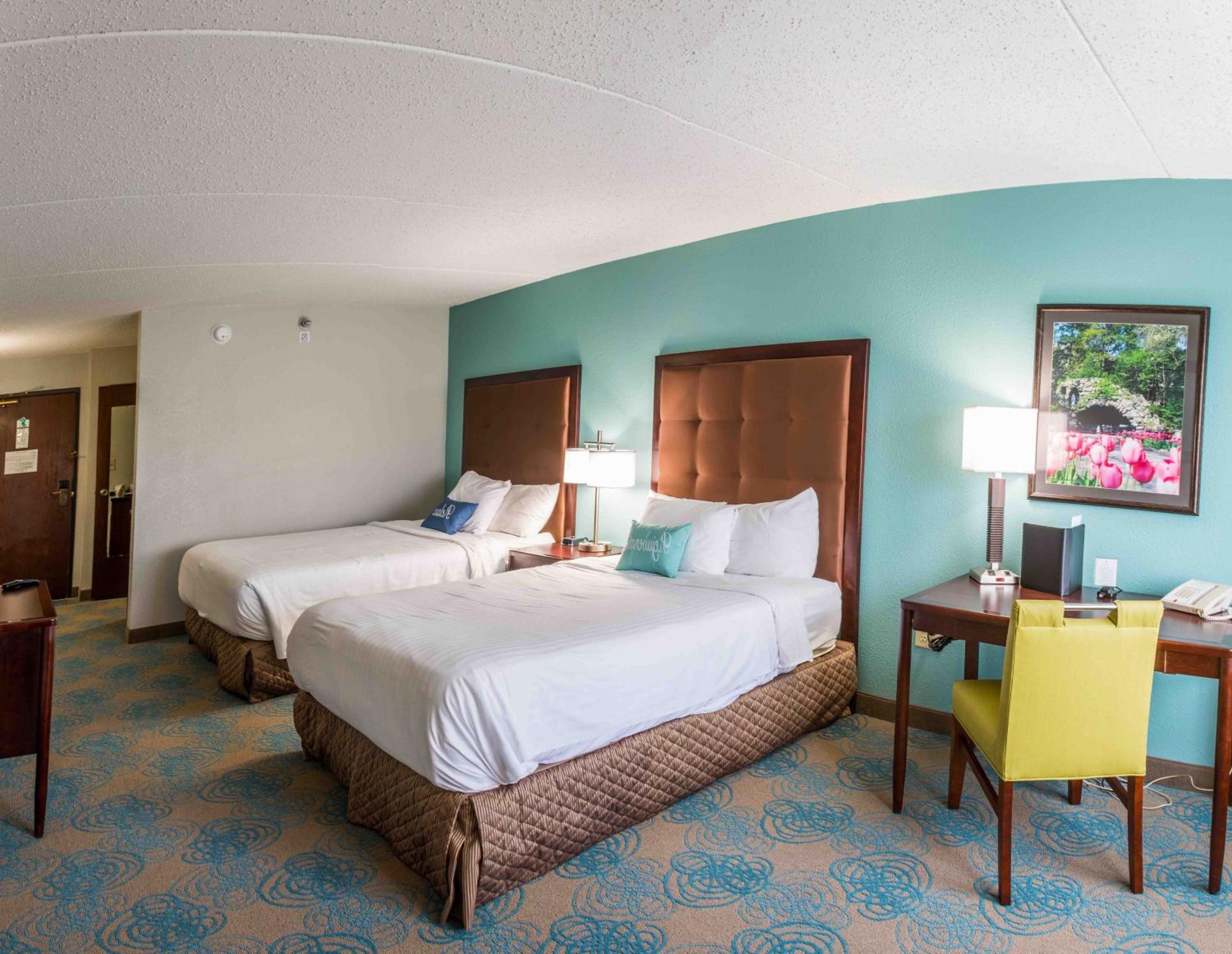 Premier Double Room with Two Double Beds - Photo 3