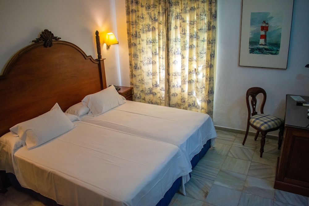 Economy Double or Twin Room photo 2
