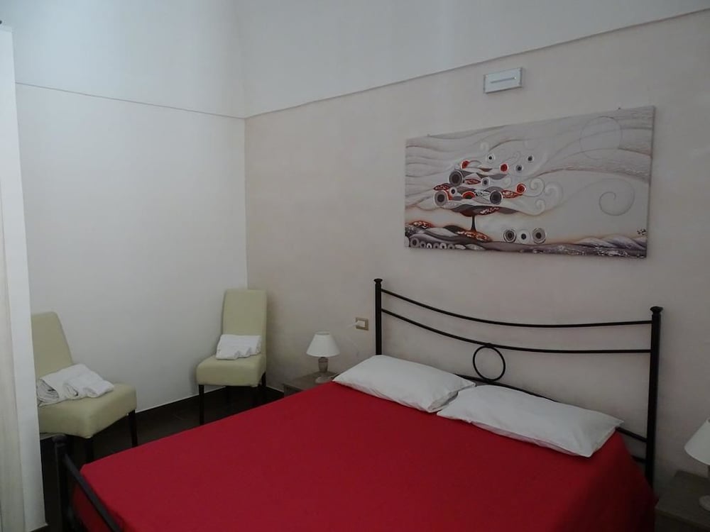 Double Room, 1 King Bed (Elegant) photo 2