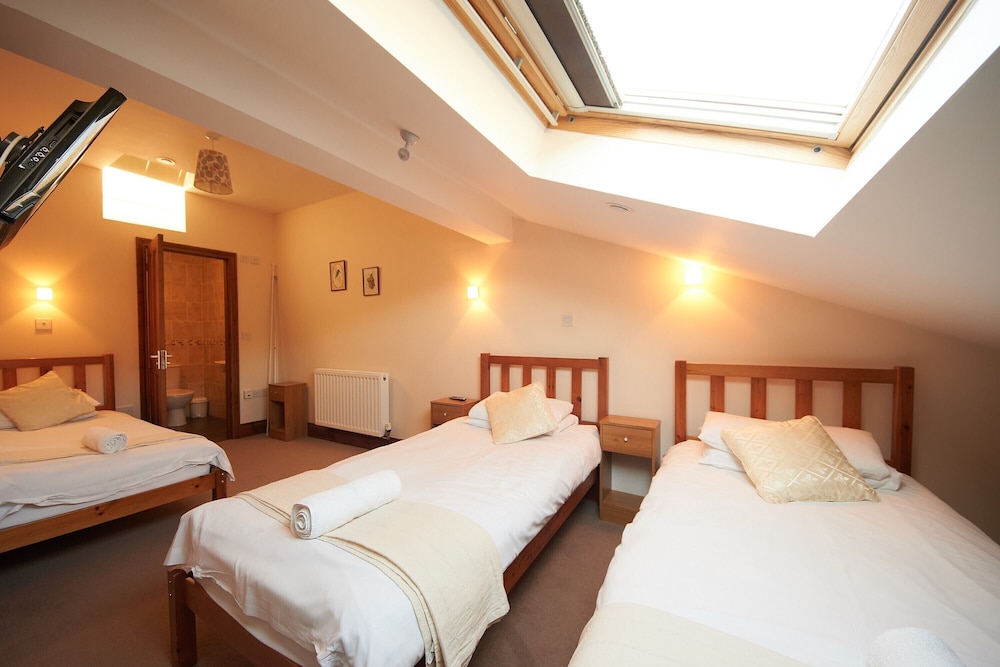 Family House, 2 Bedrooms, Pool Access photo 2