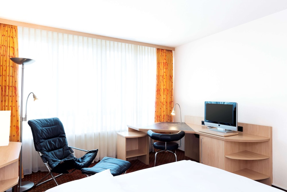 Standard Room (Extra Bed 3 adults)