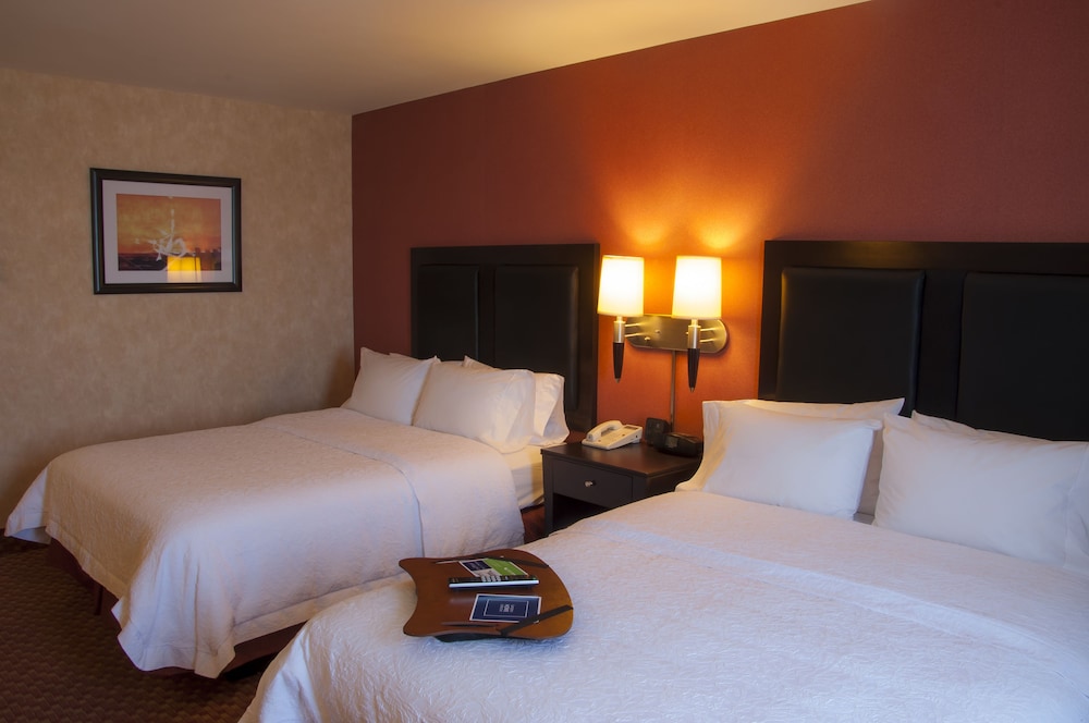 Room, 2 Queen Beds, Accessible, Non Smoking - Photo 2