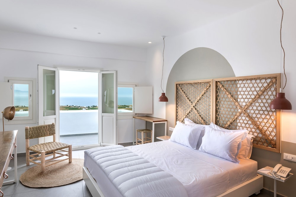 Double Room, Sea View (Sunset) - Photo 3