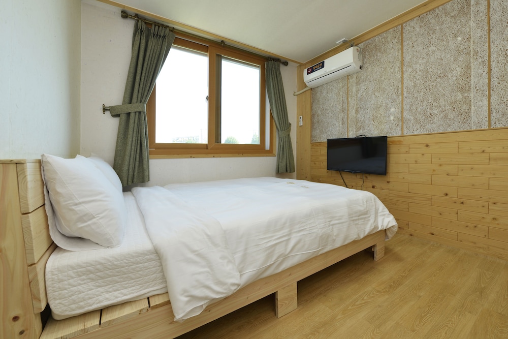 Double Room (18sqm) photo 1