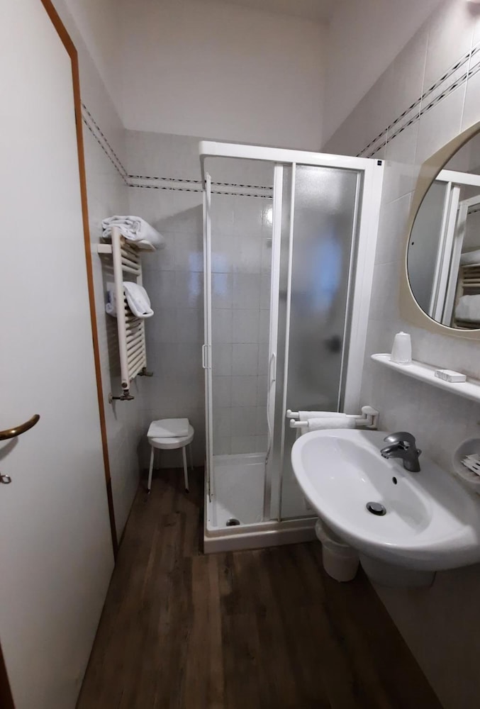 Triple Room - Photo 5