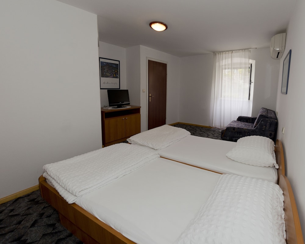 Comfort Double or Twin Room, Terrace