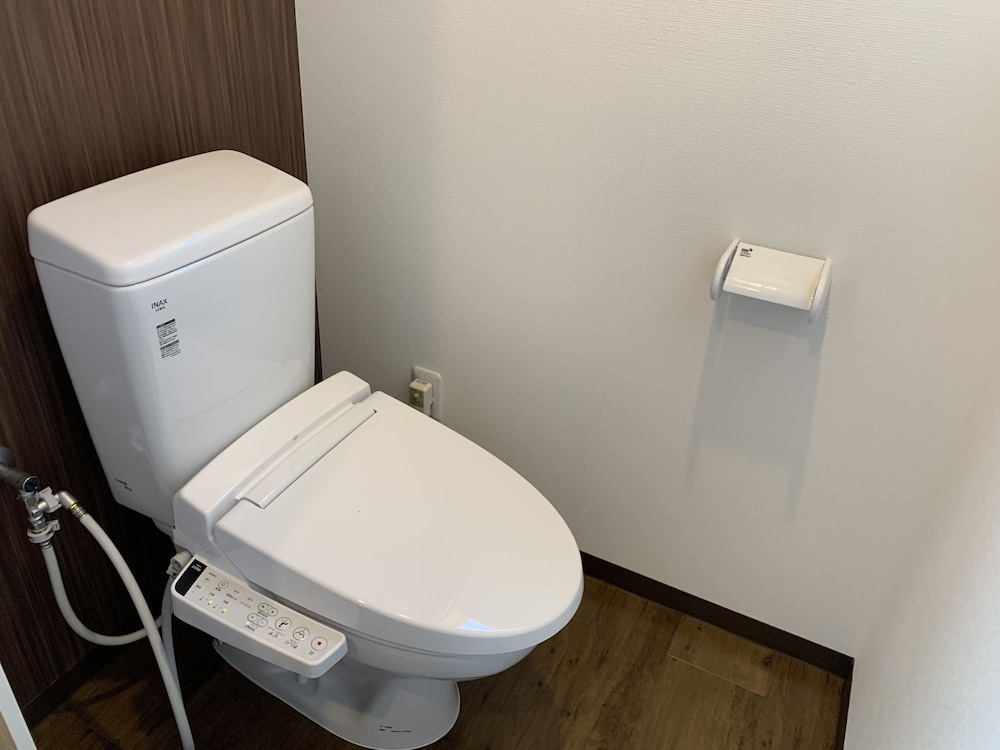 Standard Twin Room - Photo 8