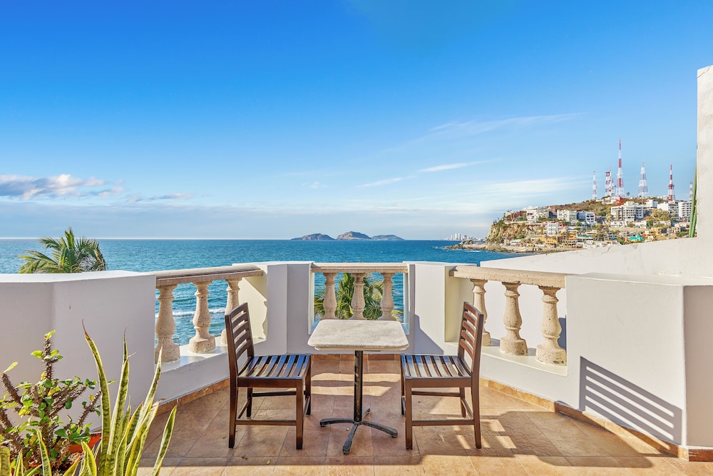 Junior Suite, 1 King Bed, Ocean View