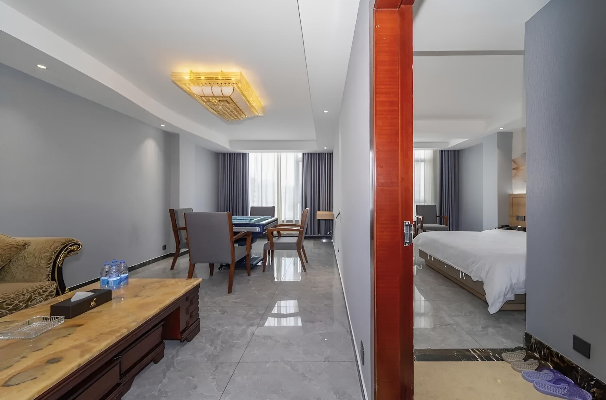 Luxury Suite photo 3