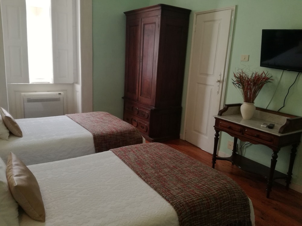Standard Twin Room photo 2