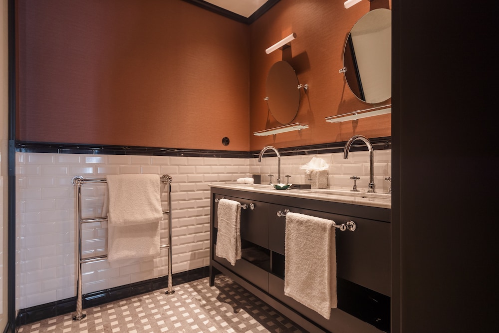 Deluxe Double Room (Garden) thumbnail 5