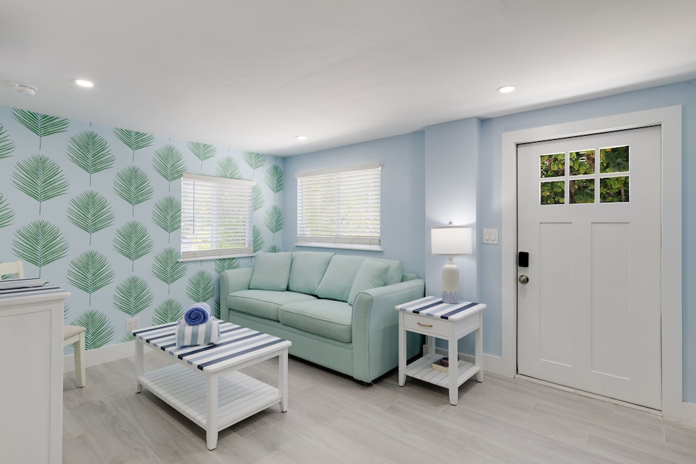 Cottage, Private Bathroom (#2 Sandpiper)