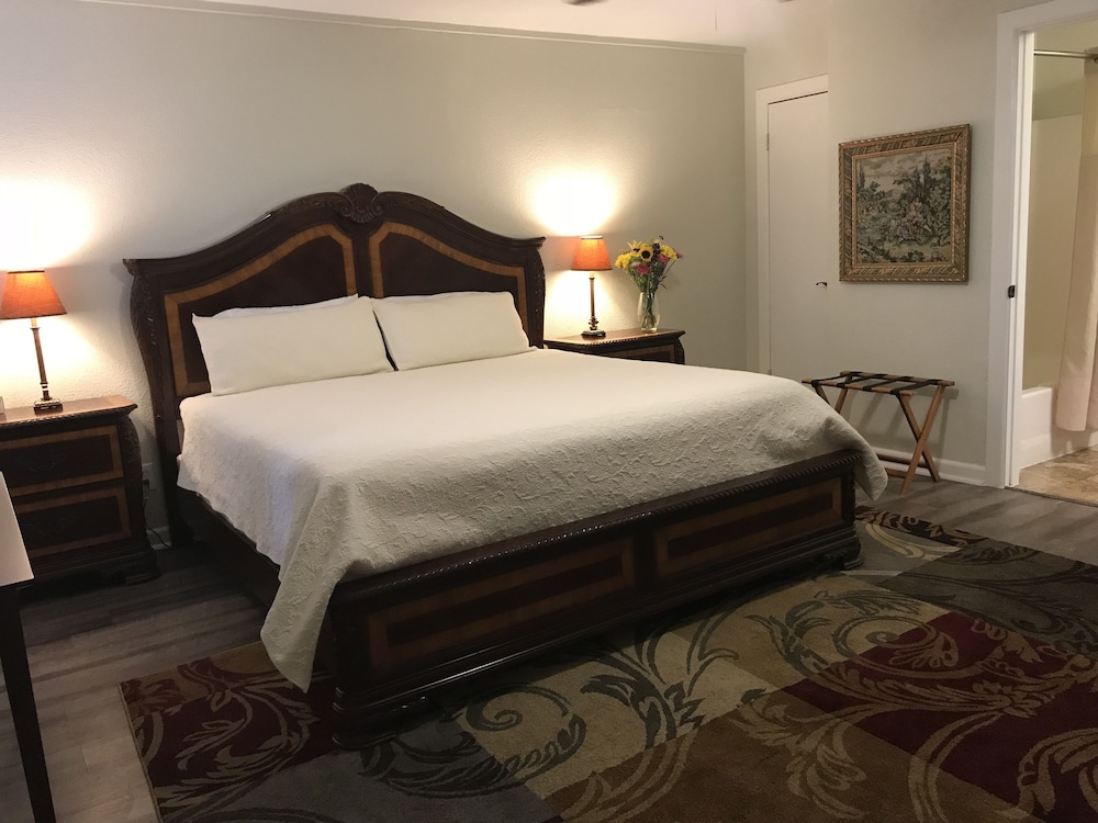 Lauren Room photo 3