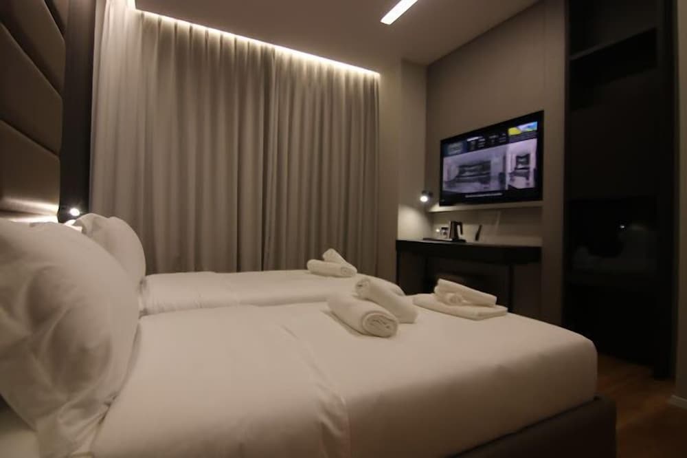 Deluxe Twin Room, City View