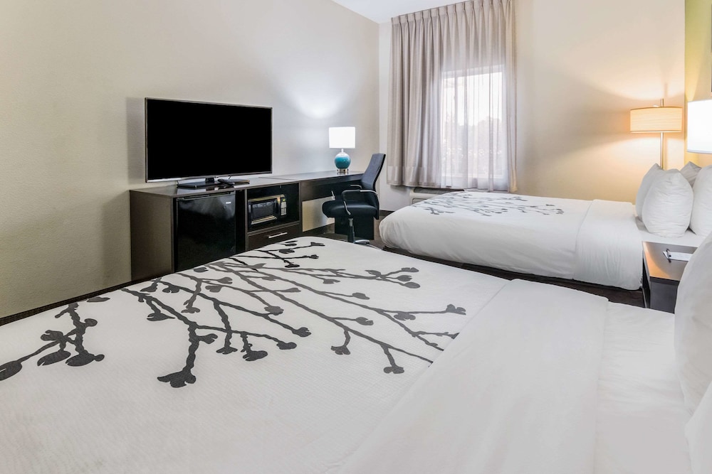 Standard Room, 2 Queen Beds, Non Smoking photo 1