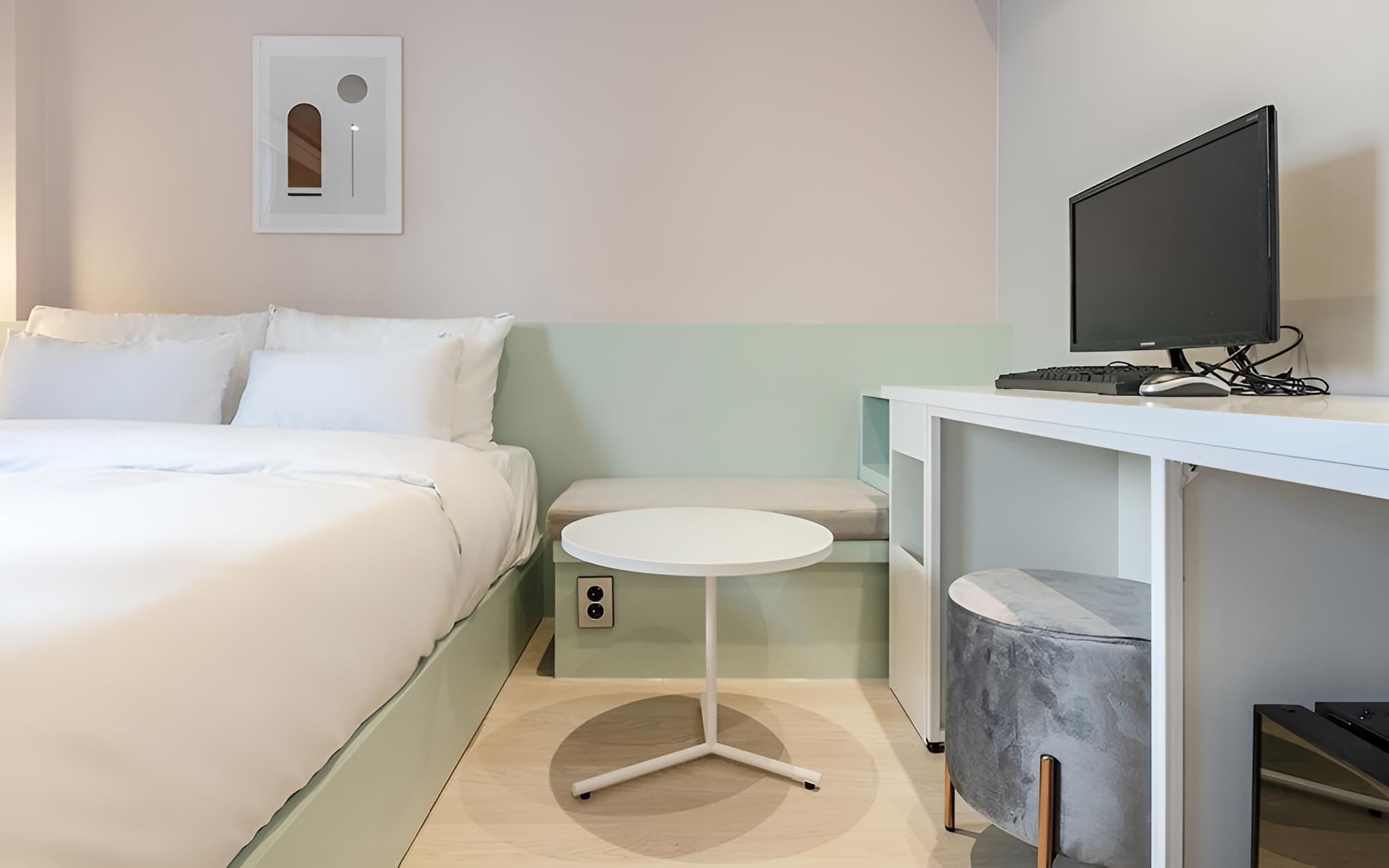 Room (Premium (Non-smoking)(OTT)) - Photo 4