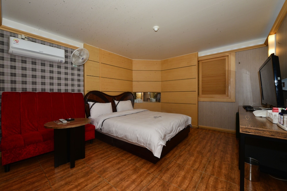 Standard Room photo 2