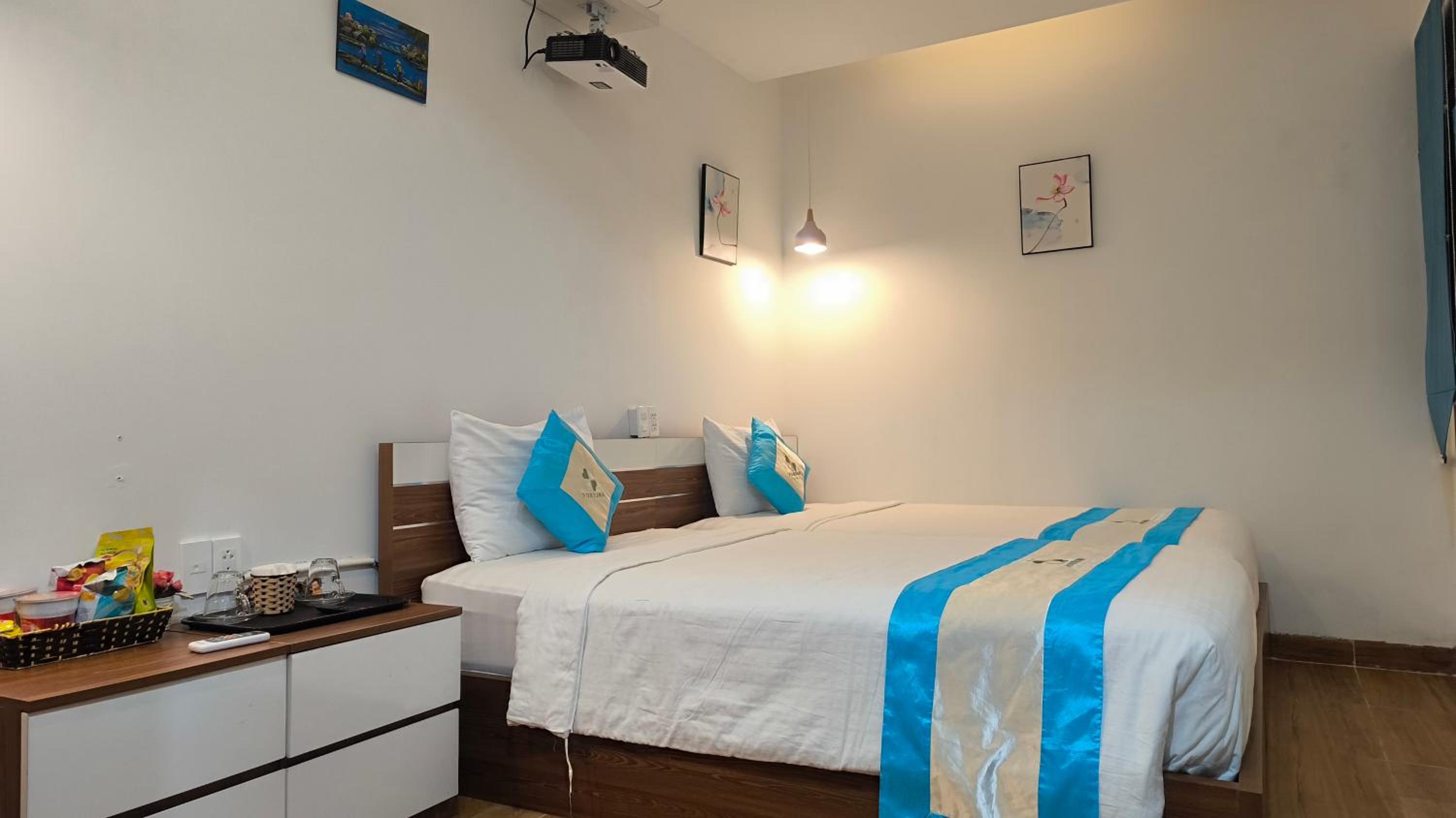 Standard Twin Room - Photo 4
