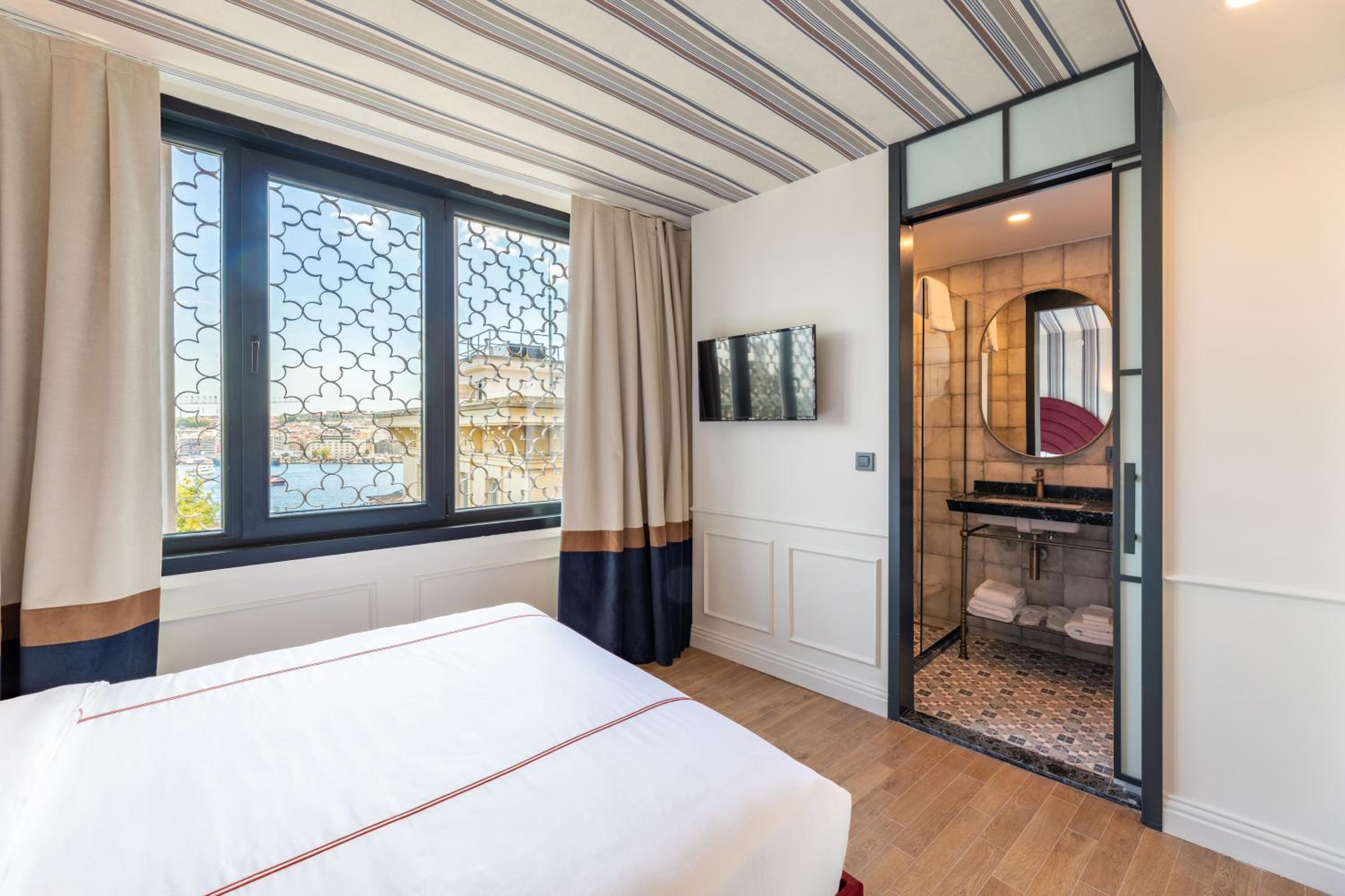 Deluxe Double Room with Sea View photo 1