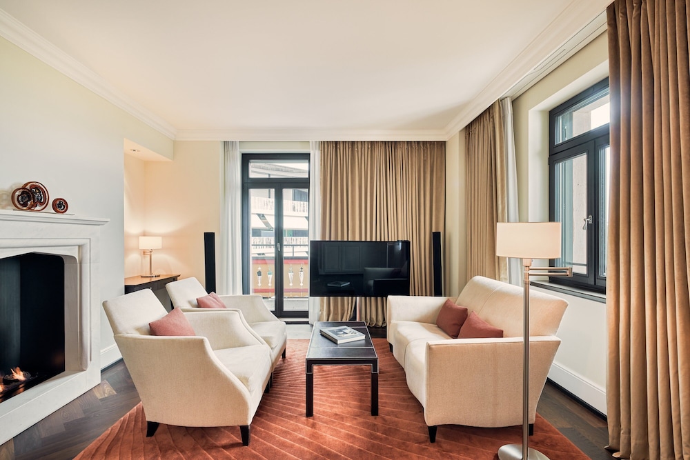 Superior Suite, Partial View, Balcony, Living Room, Sauna Butler, Spa Access (12 years+) - Photo 1