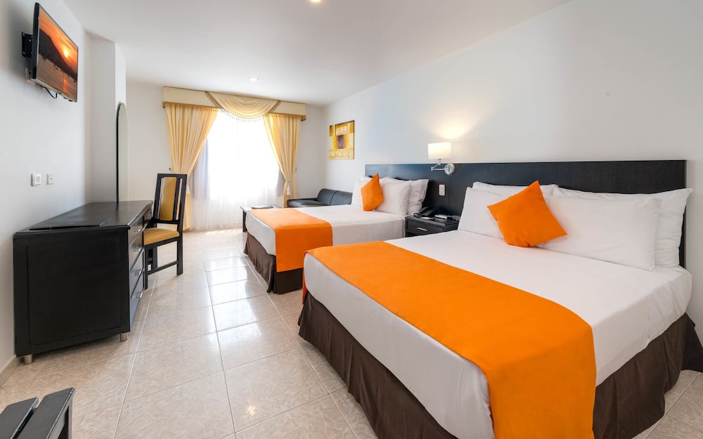 Standard Room, 2 Double Beds - Photo 1