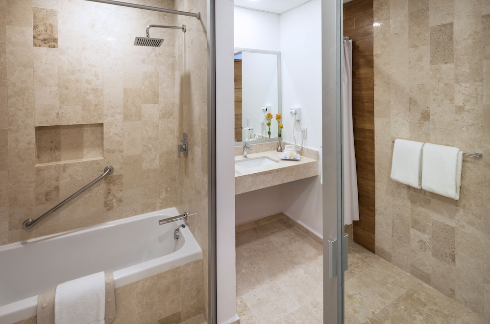 Deluxe Room, Balcony, Annex Building - Photo 11