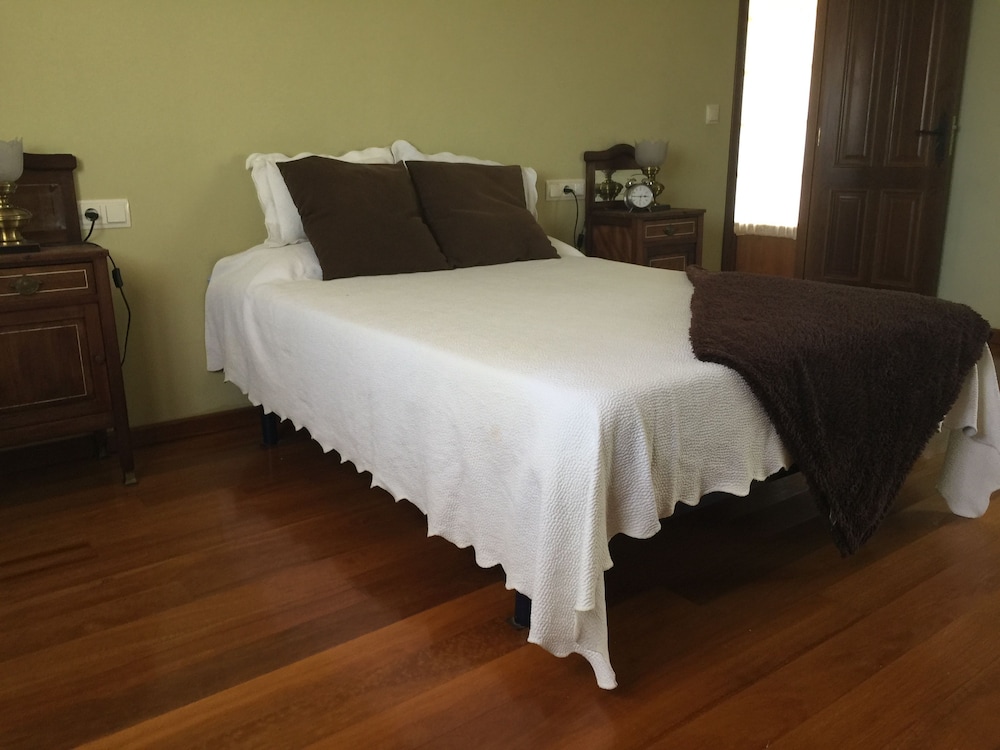 Deluxe Double Room, Private Bathroom - Photo 2
