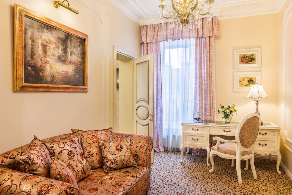 French Style Suite photo 3