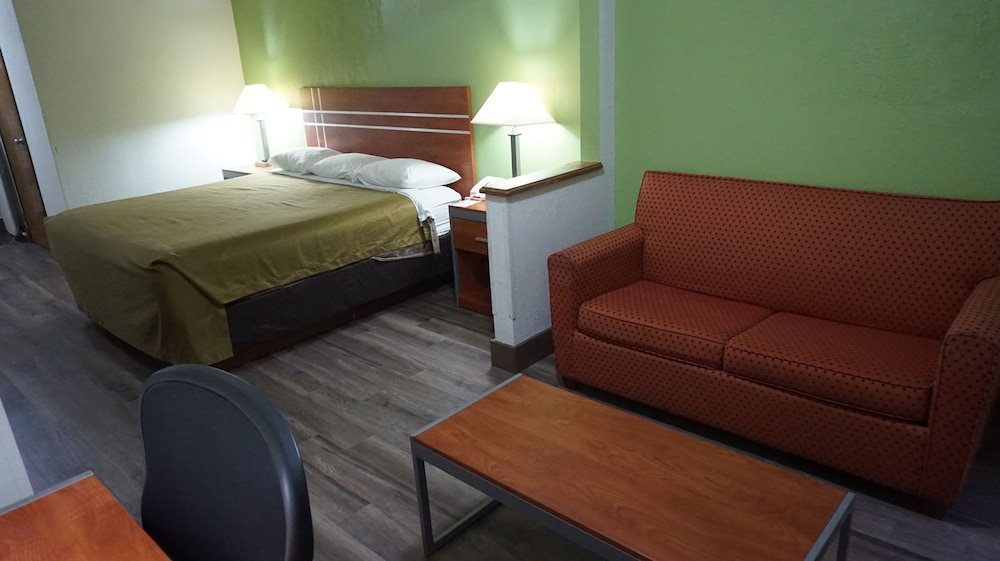 Suite, 1 King Bed, Non Smoking - Photo 2