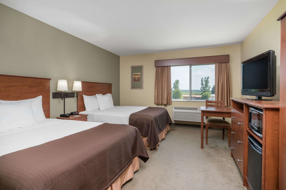 Superior Room, 2 Queen Beds, Non Smoking (Dog Friendly)