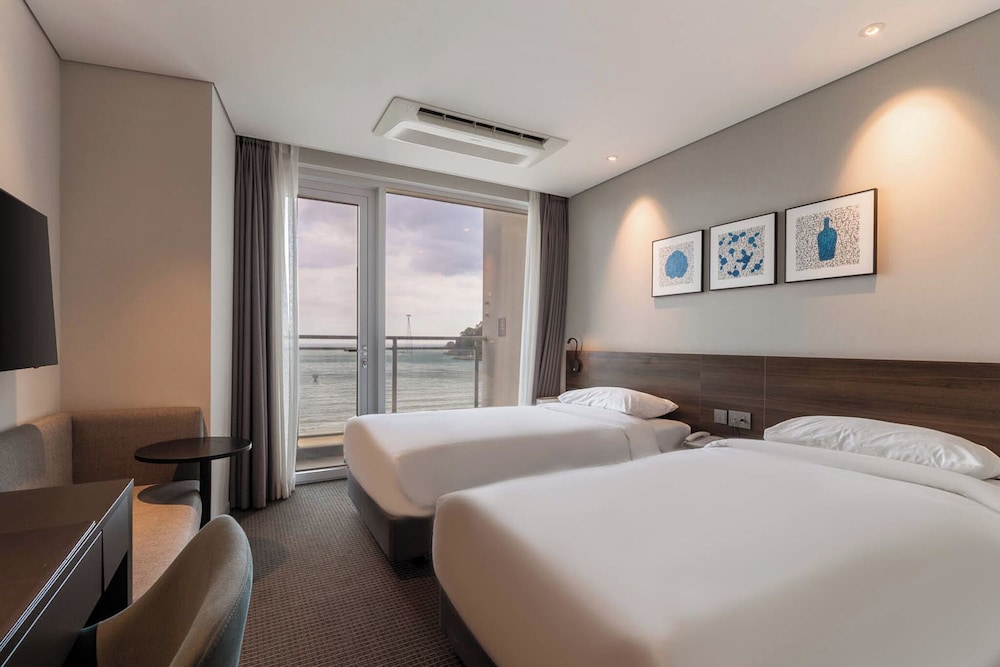 [Cable Car PKG] Superior Twin Room, Ocean View Terrace + Songdo Cable Car 2pax - Photo 1