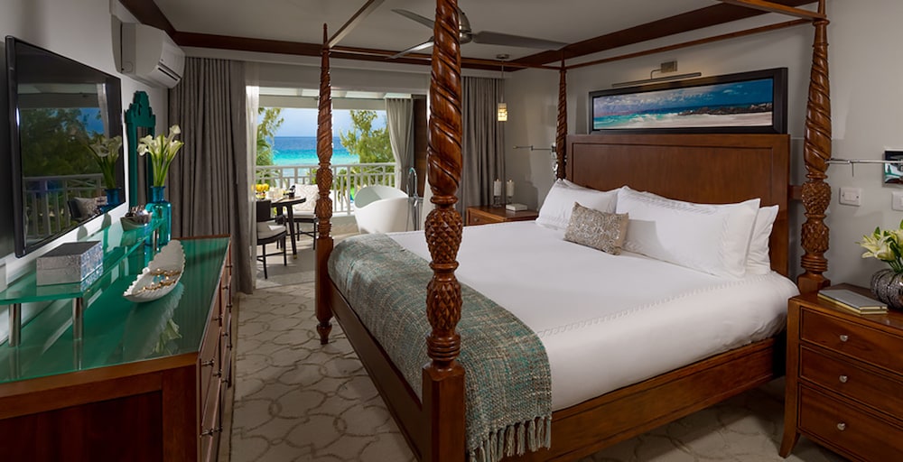 Suite, 1 Bedroom, Ocean View (Beachfront Butler Suite with Balcony)