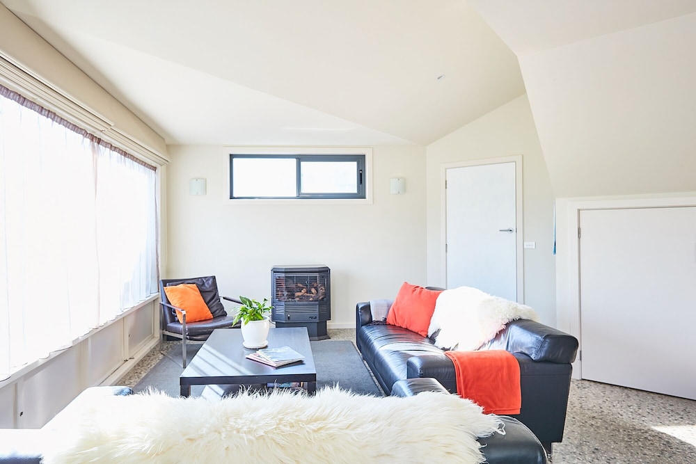 Family Apartment, 3 Bedrooms, Valley View photo 2