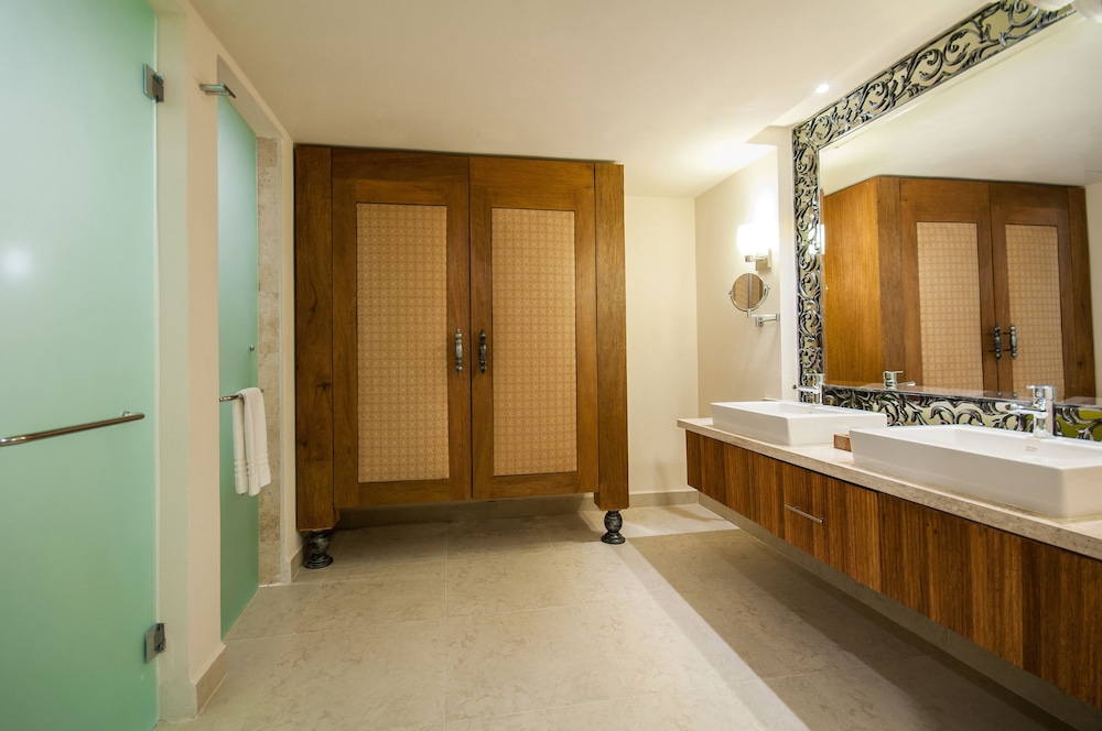 Luxury Studio Suite, Garden View (New) thumbnail 6