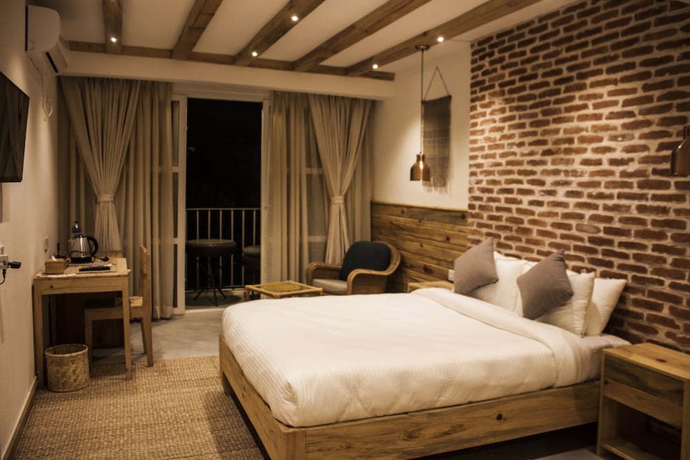Deluxe Double or Twin Room, 1 Queen Bed, Mountain View photo 1