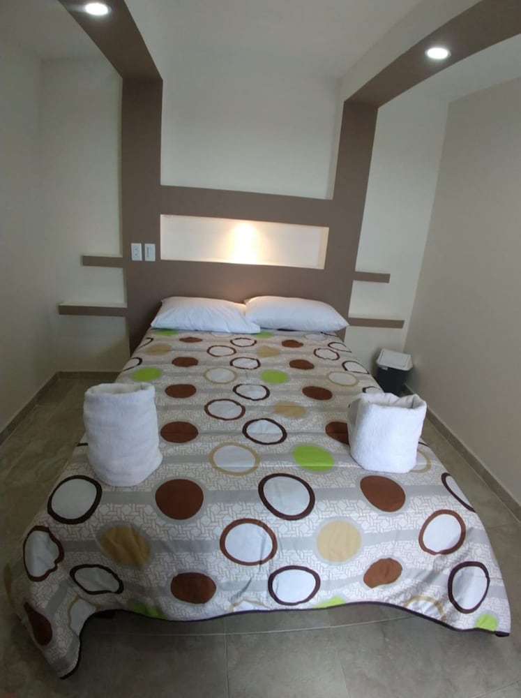 Family Room, Multiple Beds, Accessible, Garden View photo 3
