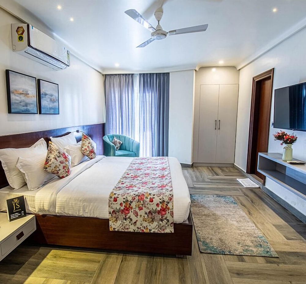Executive Room - Photo 1