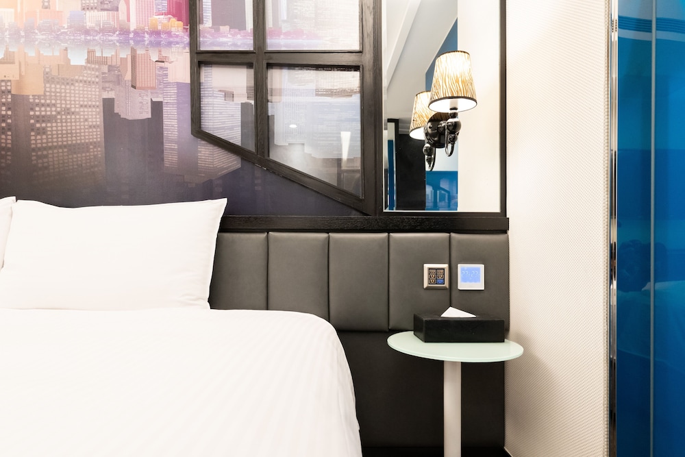 Standard Twin Room (Non-smoking) photo 1