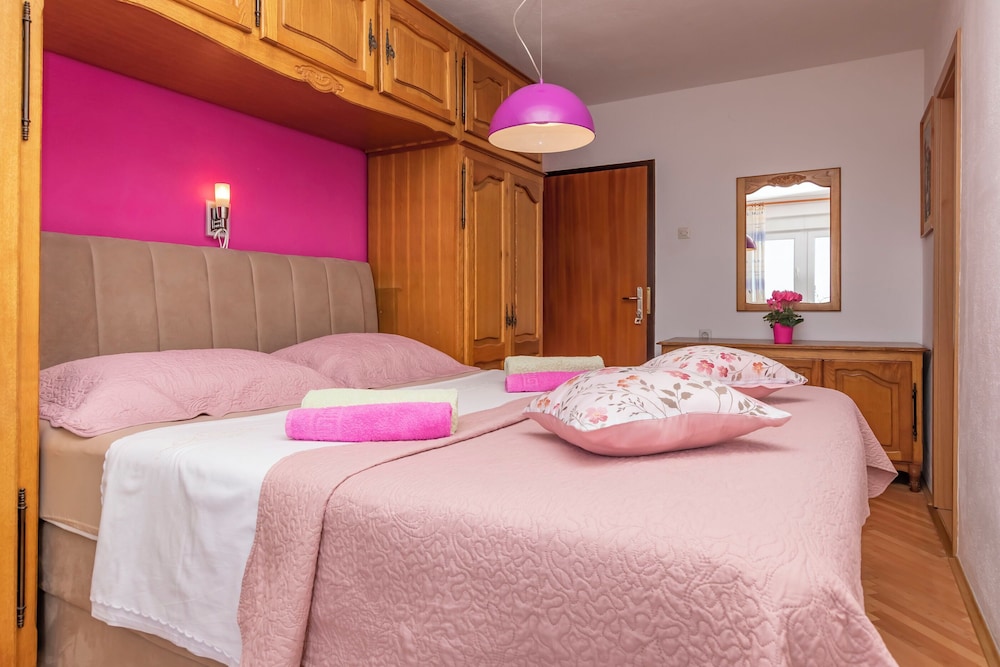 Apartment (A1)