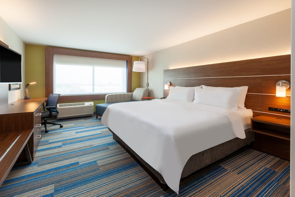 Standard Room, 1 King Bed, Accessible (Communications) - Photo 5