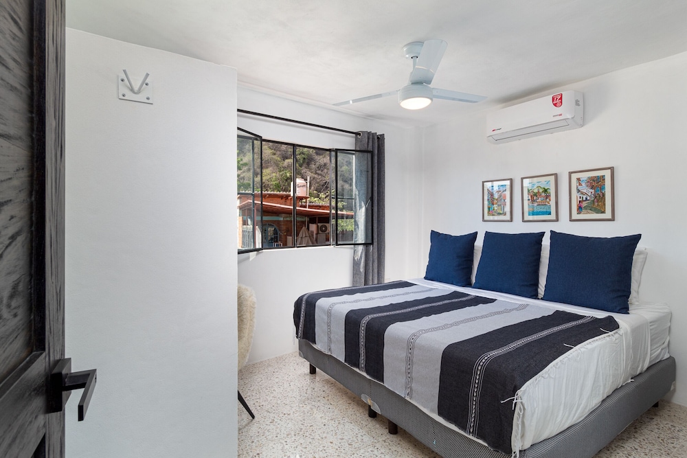 Cuale Condos 1 Bedroom #402 Romantic Zone photo 3