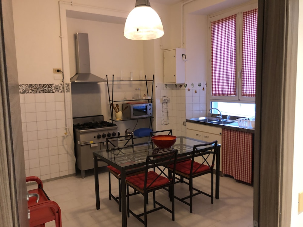 Quadruple Room - Photo 13