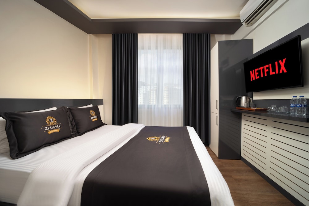 Economy Room, 1 Queen Bed photo 1