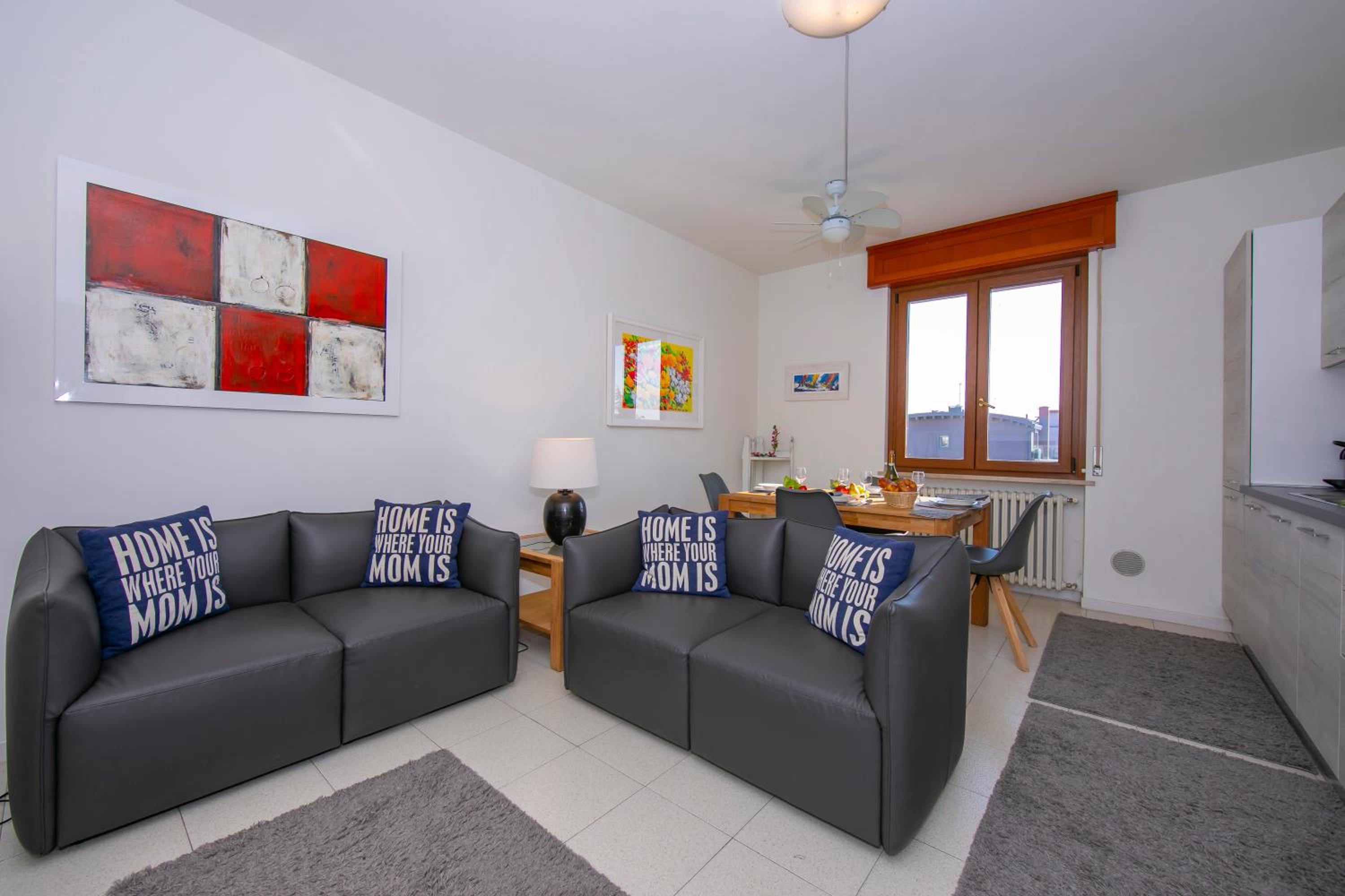 Apartment with Lake View