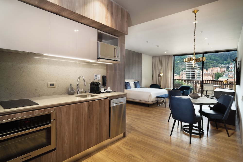 Room, 1 King Bed (Apartment) - Photo 4
