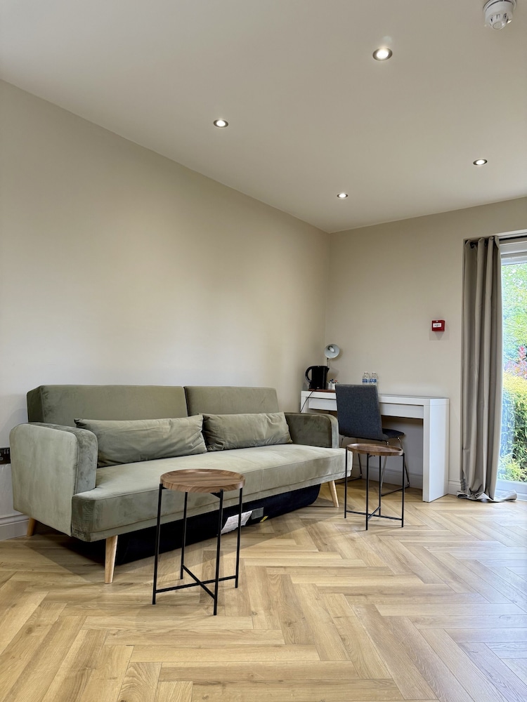 Superior Double Room, Ensuite, Garden View (Lounge & private garden)