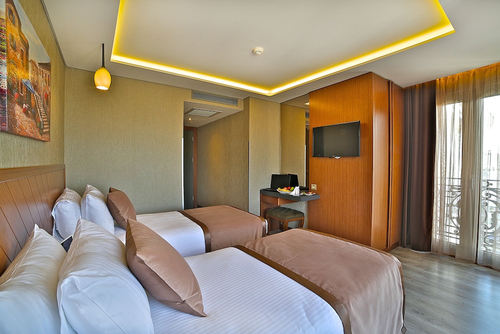 Standard Double or Twin Room photo 3