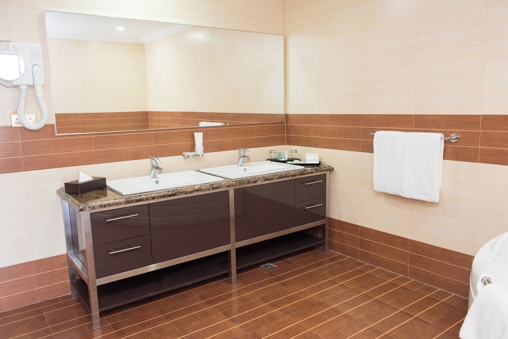 Deluxe Suite, Non Smoking photo 2